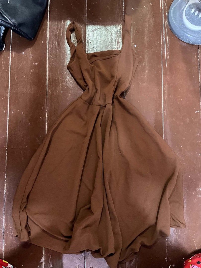 BROWN LONG DRESS (Category: Dresses) located in Manila. Submitted by zesshian (Listing ID 1465510705, Image 1). Description: -used once -brown long dress -church dress -flowy long dress -retro dress -pm for ww -one size dress.