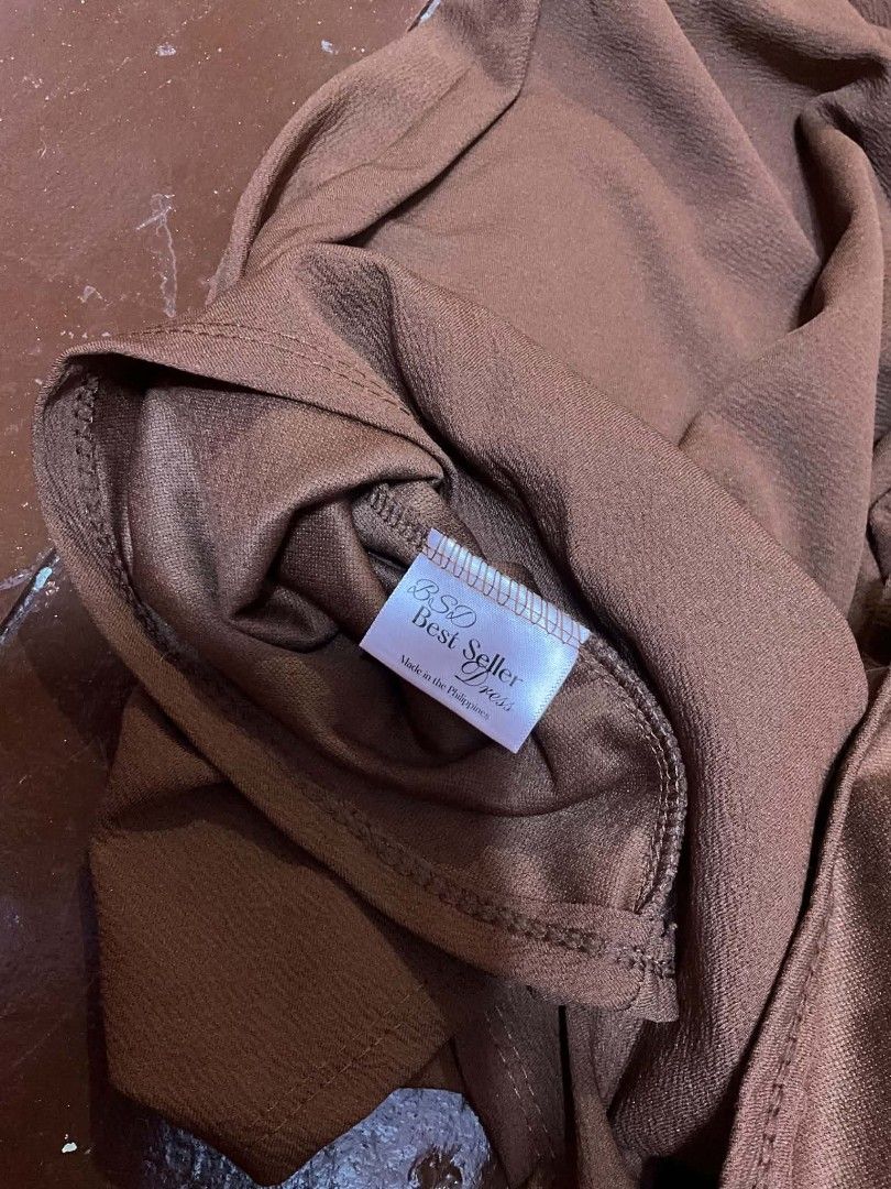 BROWN LONG DRESS (Category: Dresses) located in Manila. Submitted by zesshian (Listing ID 1465510705, Image 3). Description: -used once -brown long dress -church dress -flowy long dress -retro dress -pm for ww -one size dress.