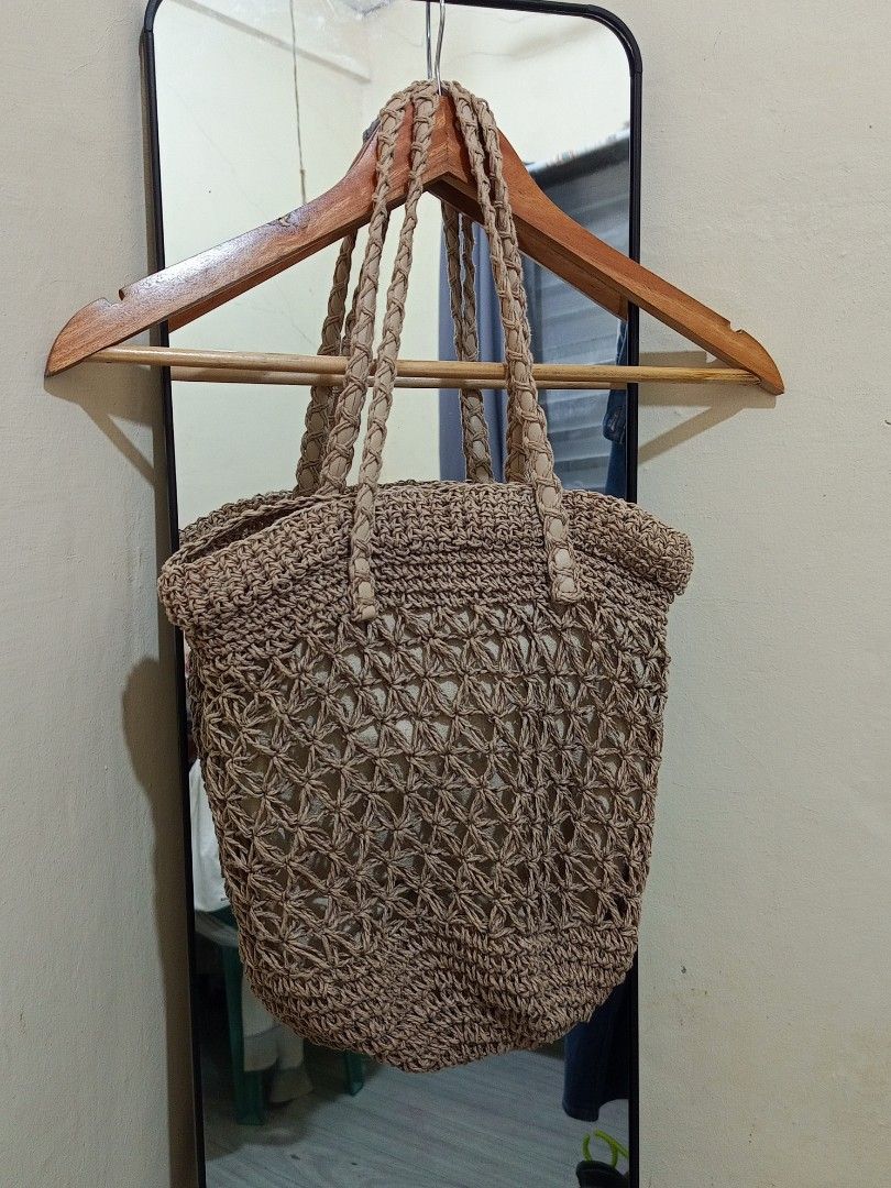 bucket beach bag (Category: Beach Bags) located in Butuan. Submitted by thriftsalva_222 (Listing ID 1465435203, Image 1). Description: 📍 Mindanao pay thru gcash including sf direct j&t.