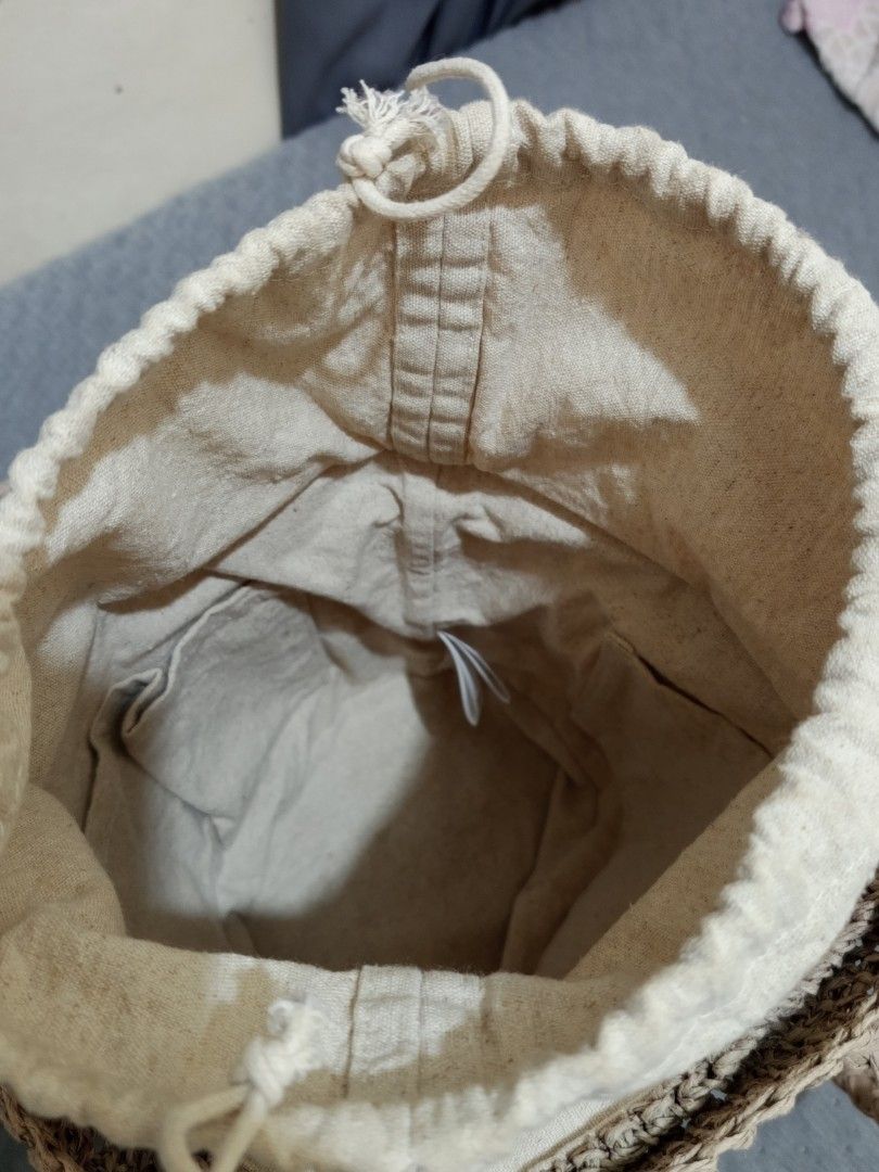bucket beach bag (Category: Beach Bags) located in Butuan. Submitted by thriftsalva_222 (Listing ID 1465435203, Image 3). Description: 📍 Mindanao pay thru gcash including sf direct j&t.