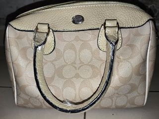 (Category: ) located in . Submitted by n.c1983 (Listing ID 1465464848, Image 1). Description: .