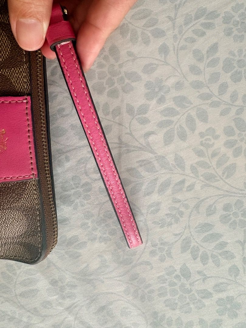 Bundle sale. 3 wristlets for 2,299 (Category: Luxury Bags & Wallets) located in Binan City. Submitted by magaebae0481790 (Listing ID 1465452657, Image 3). Description: Coach and salad wallet..
