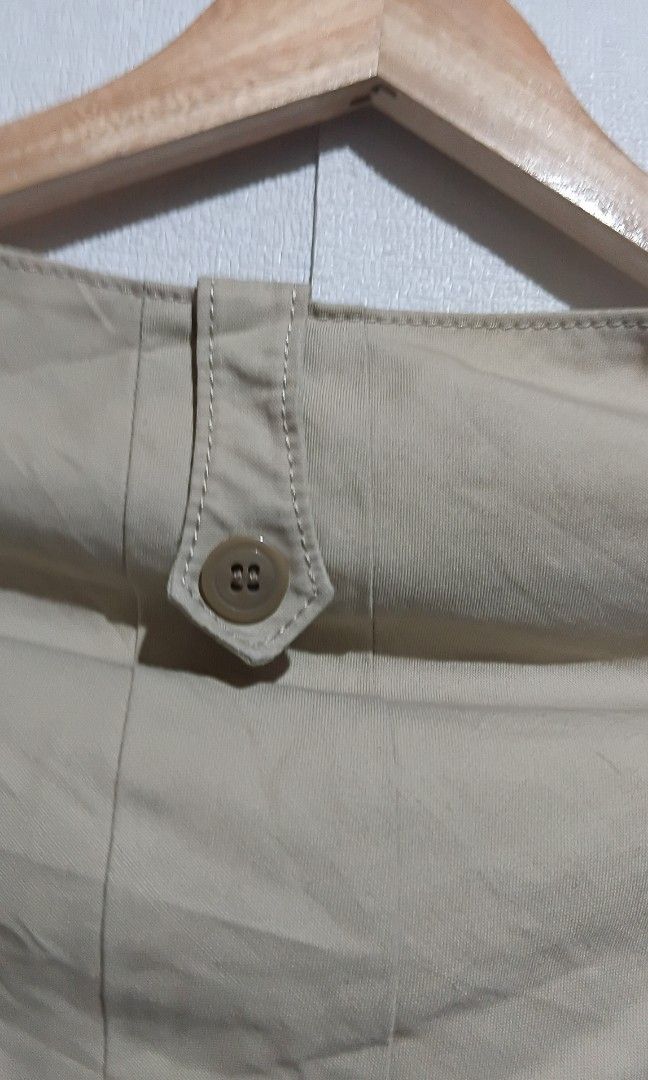 Burberry skirt (Category: Skirts) located in Santo Tomas. Submitted by teofilo-thrifted (Listing ID 1465492395, Image 3). Description: burberry skirt excellent no issue/just wash only size 38 on tag(waistline 27-28) haba 22 price 500 free shipping po.