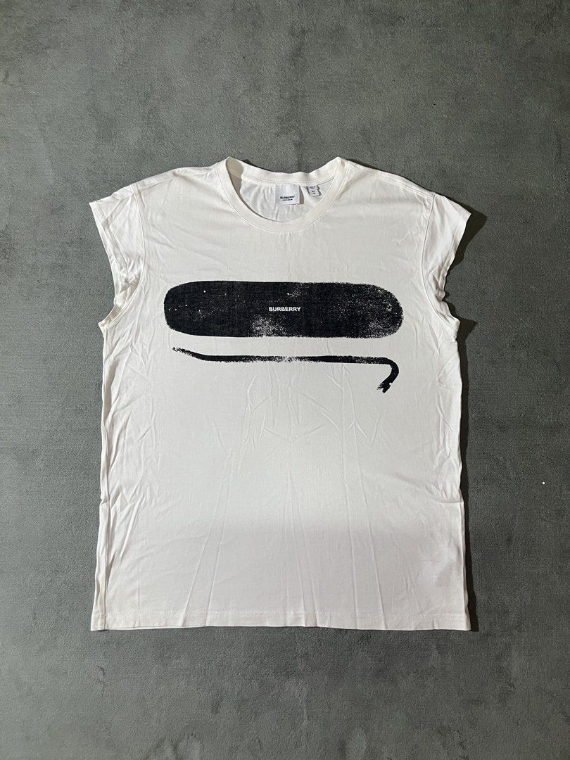 Burberry Tank top (Category: Activewear) located in Marilao. Submitted by thriftyy_69 (Listing ID 1465431235, Image 1). Description: Dimes: 22x27 Condition: 9.5/10 Issue: none.