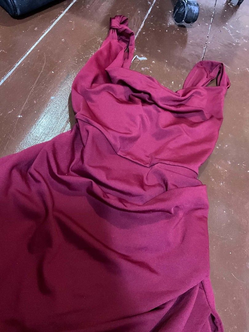 BURGUNDY SLIT MINI DRESS (Category: Dresses) located in Manila. Submitted by zesshian (Listing ID 1465504814, Image 3). Description: -used once -burgundy slit dress -adjustable dress -party dress -maroon dress -mini dress -xs to large (adjustable).
