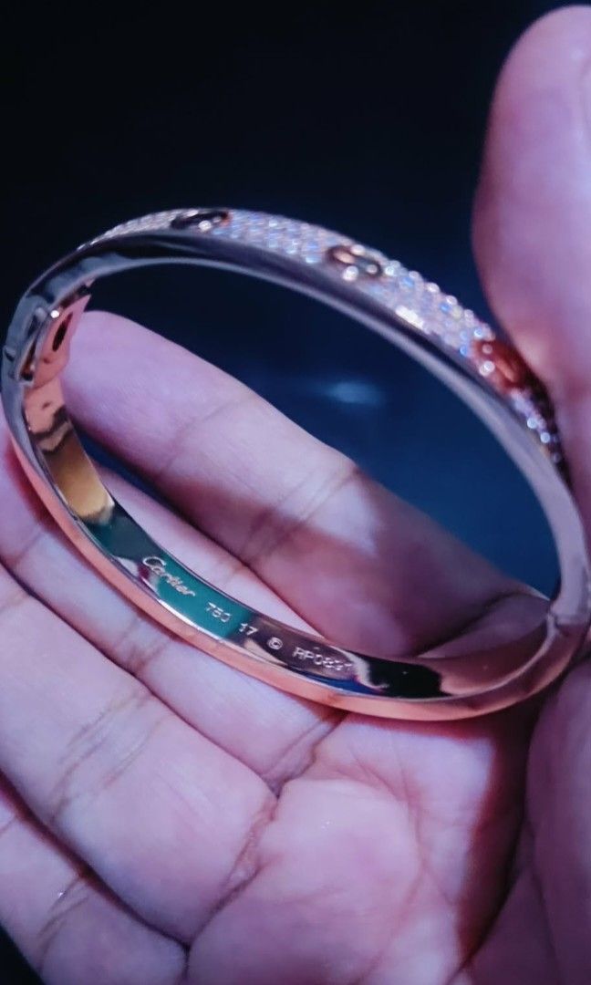 C A R T I E R (Category: Bracelets) located in Caloocan City. Submitted by luxx_forless (Listing ID 1465442373, Image 2). Description: ONHAND..... this highest quality replica 1/1 copy imported from Dubai full stone original cubic zirconia shines like real diamonds... non tarnish 5times chrome plated in rosegold size 17cm can fot up to 18 also available in yellowgold..