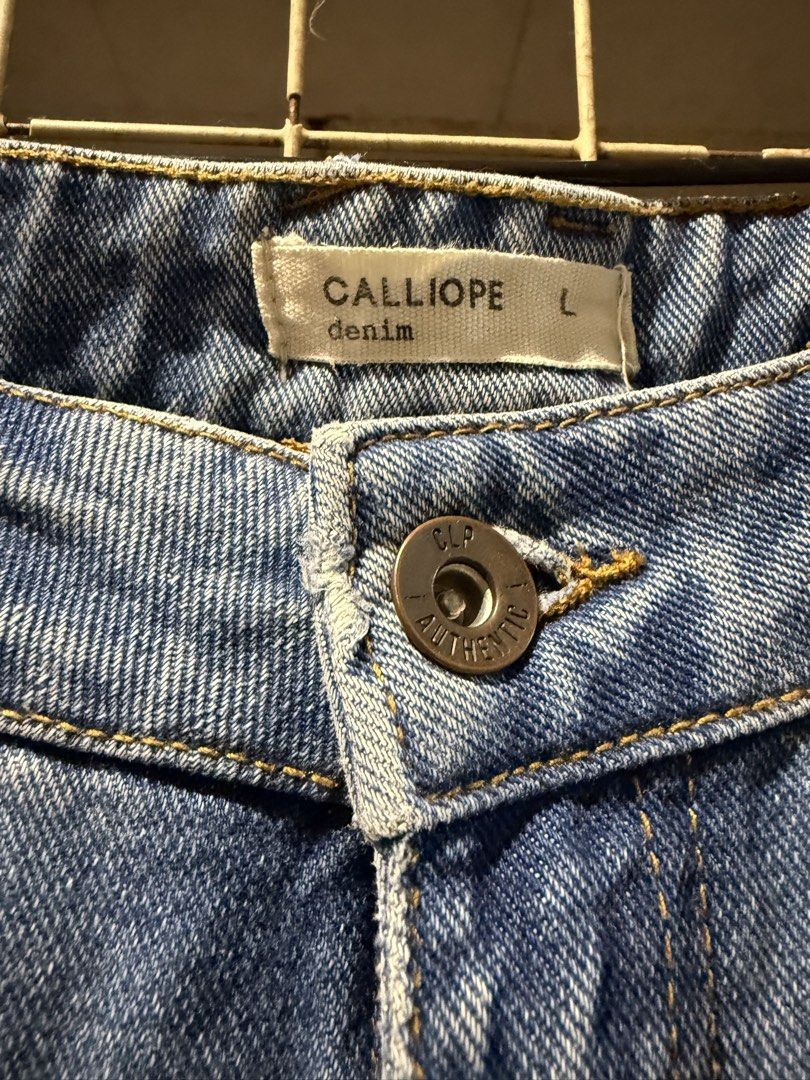 Calliope Denim Jeans Size L (Category: Jeans) located in Quezon City. Submitted by nsseller (Listing ID 1465504919, Image 2). Description: - Brand/Item: Calliope Denim Jeans - Wash: Blue - Size: L - Fit: Straight leg - Details: Classic button closure with engraved hardware, standard pockets - Style: Great everyday staple, easy to match with tees and hoodies.