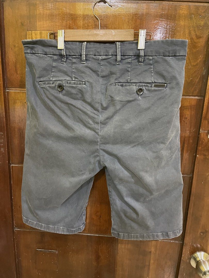 Calvin Klein Shorts (Category: Shorts) located in Marikina City. Submitted by greatfindsmnlph (Listing ID 1465395922, Image 2). Description: Cal vin Klein Shorts Price: 100 Size: Medium Waistline: 32 Length: 22 Hemline: 9.5 Color: Gray Color Rate: 9/10 Condition: 10/10 Very nice in actual.