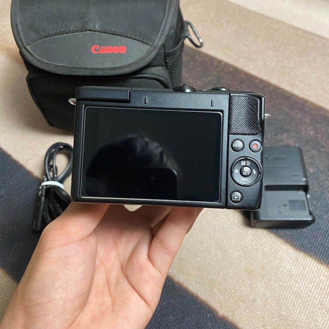 Canon EOS M200 Mirrorless Camera with 15-45mm Lens (Category: Cameras) located in Rodriguez. Submitted by tan_13 (Listing ID 1465488828, Image 3). Description: Canon M200 All working 10/10 functionalities 9.5/10 cosmetics Clean sensor No vignette and dead pixels Rubbers intact Inclusions : Canon M200 15-45mm charger battery strap sd card bag P29,999 only 📍Montalban Rizal Open for meet halfway, Lbc shipping with security deposit to be deduct on s