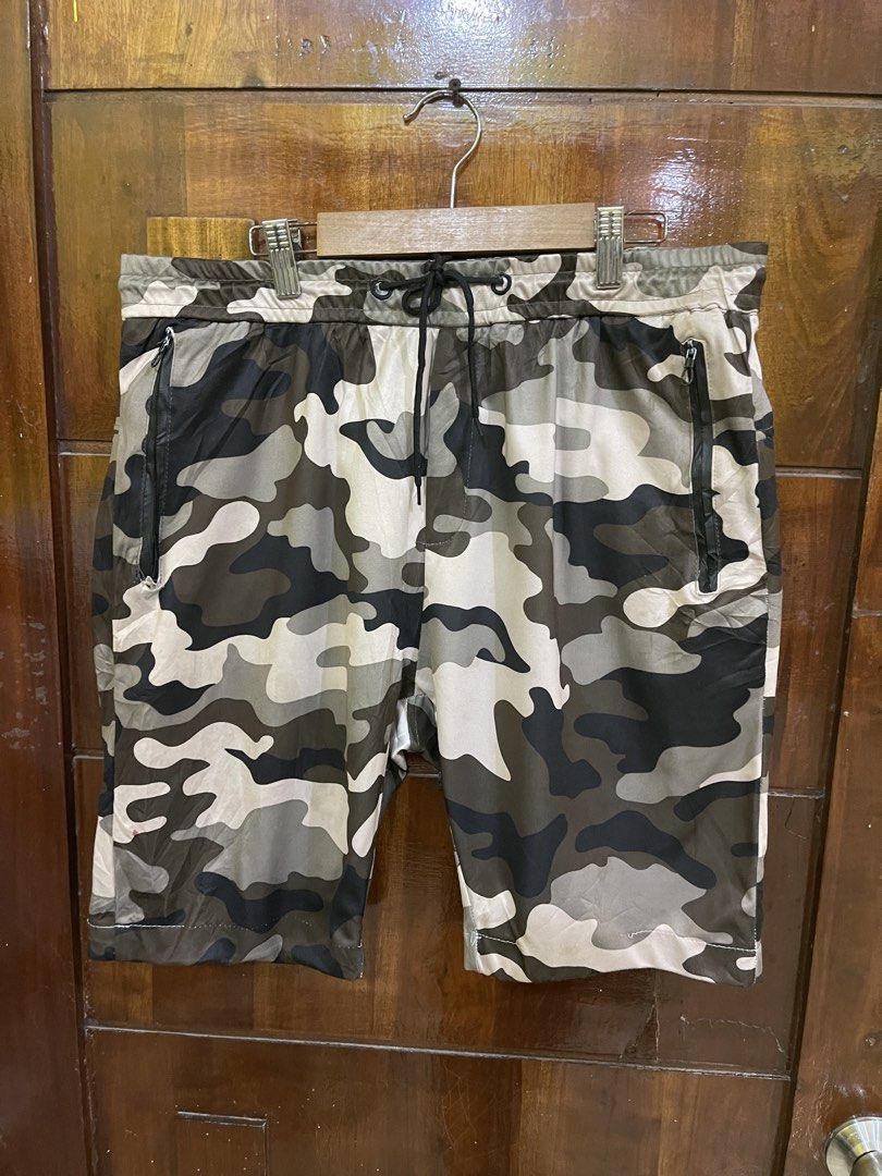 Canouflage Shorts (Category: Shorts) located in Marikina City. Submitted by greatfindsmnlph (Listing ID 1465396093, Image 1). Description: Camouflage Shorts Price: 150 Size: M-XL Waistline: 32-36 Length: 20 Hemline: 9.5 Color: Multicolor Color Rate: 10/10 Condition: 9.8/10 Very nice in actual.