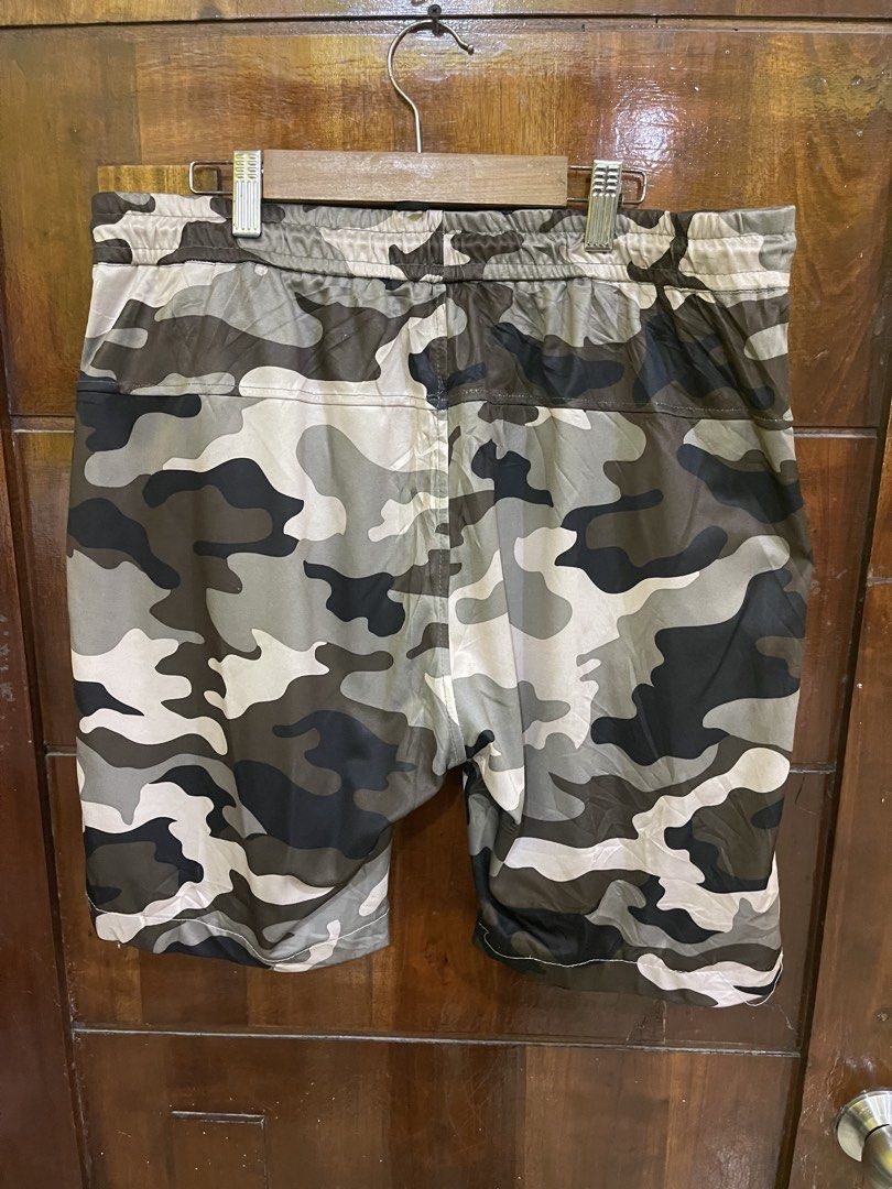Canouflage Shorts (Category: Shorts) located in Marikina City. Submitted by greatfindsmnlph (Listing ID 1465396093, Image 2). Description: Camouflage Shorts Price: 150 Size: M-XL Waistline: 32-36 Length: 20 Hemline: 9.5 Color: Multicolor Color Rate: 10/10 Condition: 9.8/10 Very nice in actual.