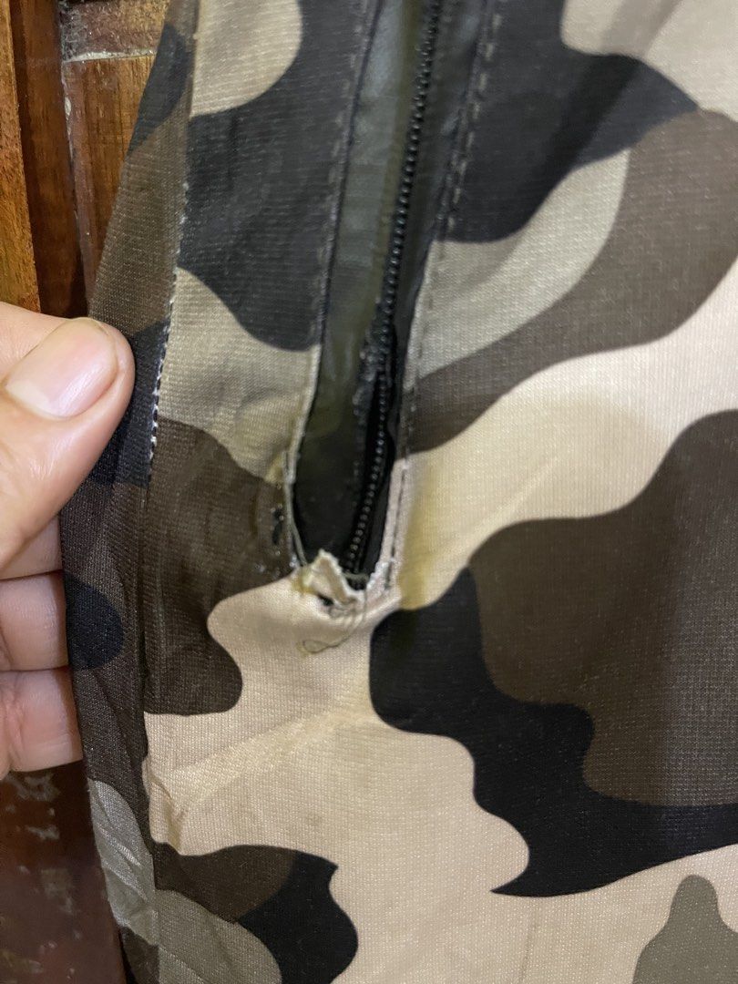 Canouflage Shorts (Category: Shorts) located in Marikina City. Submitted by greatfindsmnlph (Listing ID 1465396093, Image 3). Description: Camouflage Shorts Price: 150 Size: M-XL Waistline: 32-36 Length: 20 Hemline: 9.5 Color: Multicolor Color Rate: 10/10 Condition: 9.8/10 Very nice in actual.