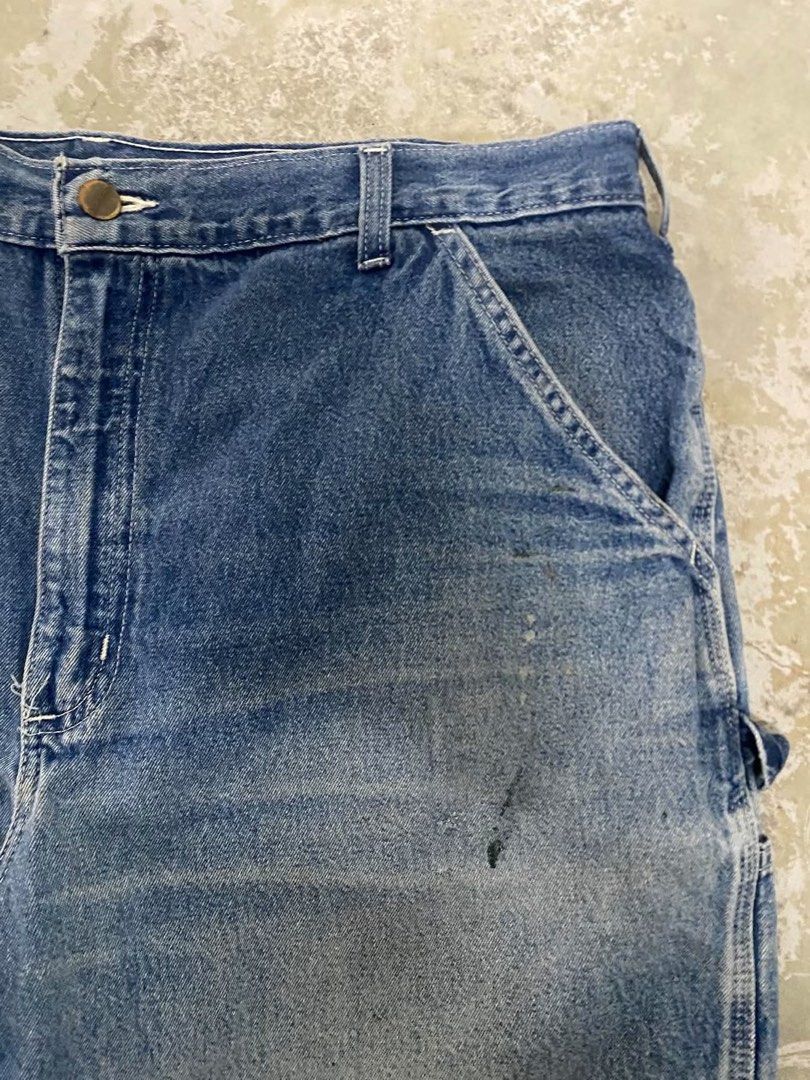 CARHARRT CARPENTER JORTS (Category: Shorts) located in Cavite. Submitted by thrift.ant (Listing ID 1465444615, Image 3). Description: B28 DST 38x22x12.5 SIZE 38 Good condi Issue stain.