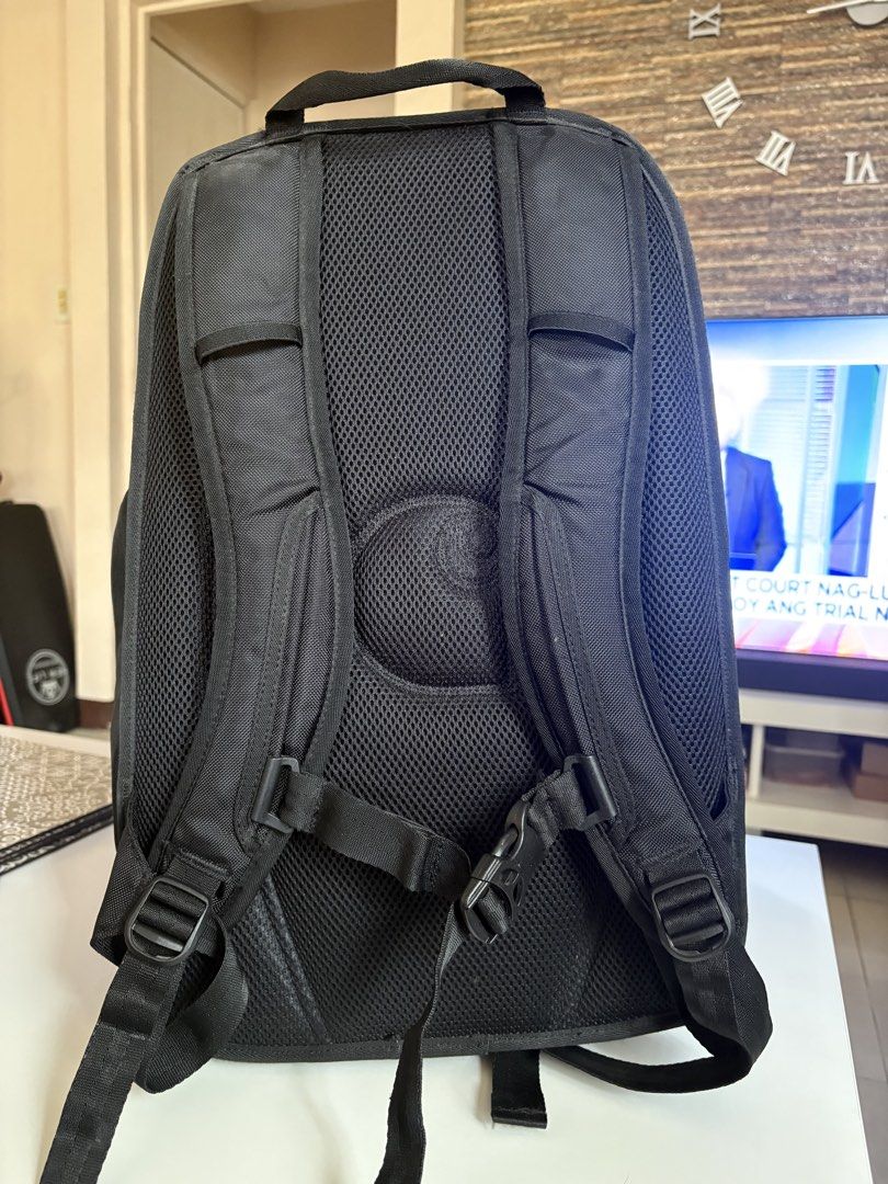 Carhartt Force Black Backpack (Category: Backpacks) located in Manila. Submitted by kakiboyo (Listing ID 1465392701, Image 3). Description: - Authentic Black Carhartt Force backpack in clean condition - Sturdy and durable build designed for daily use, travel, or light hiking - Adjustable straps and secure front buckle closures - Breathable mesh back panel for all-day comfort - Side zippered pockets to keep your small essentials secure.