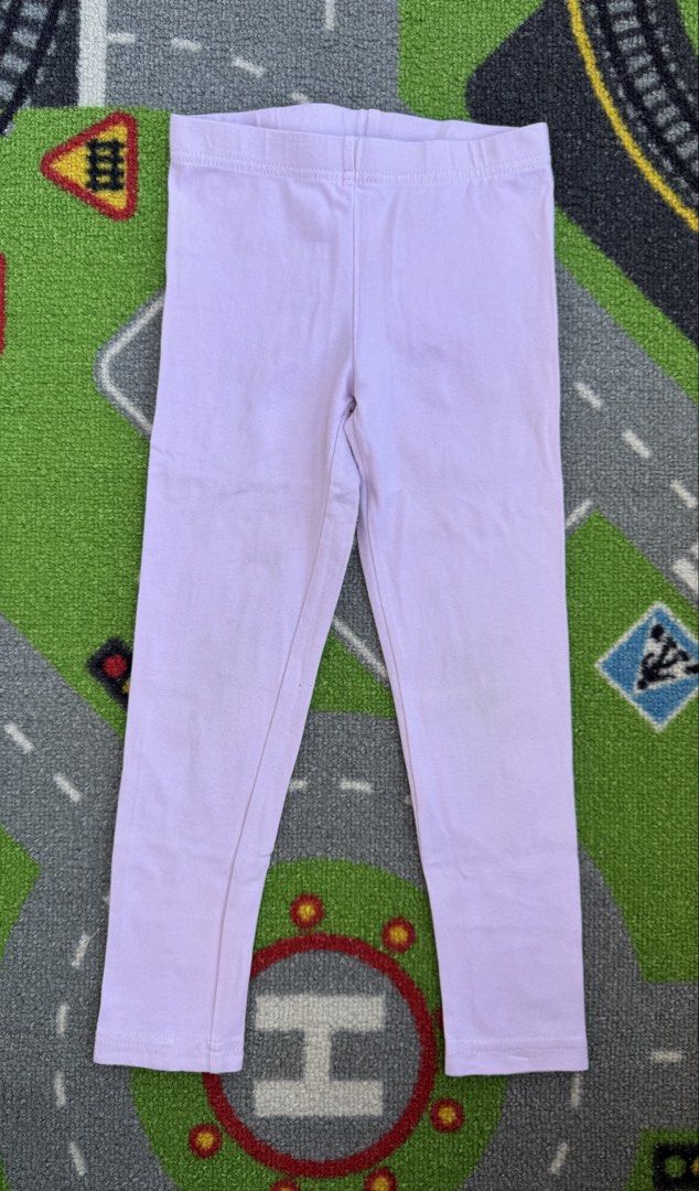 Carter’s Leggings Pants (Category: Babies & Kids Fashion) located in Rizal. Submitted by preloovved (Listing ID 1465489939, Image 1). Description: Super comfy light purple everyday leggings featuring a stretchy elastic waistband and soft cotton fabric. Easy to pull on and pairs well with any top! Lilac leggings for everyday wear. Comfortable elastic waistband and slim fit. Soft, stretchy material. Preloved, 4-5yo Meet-up only in GB1 San Mateo, Ri