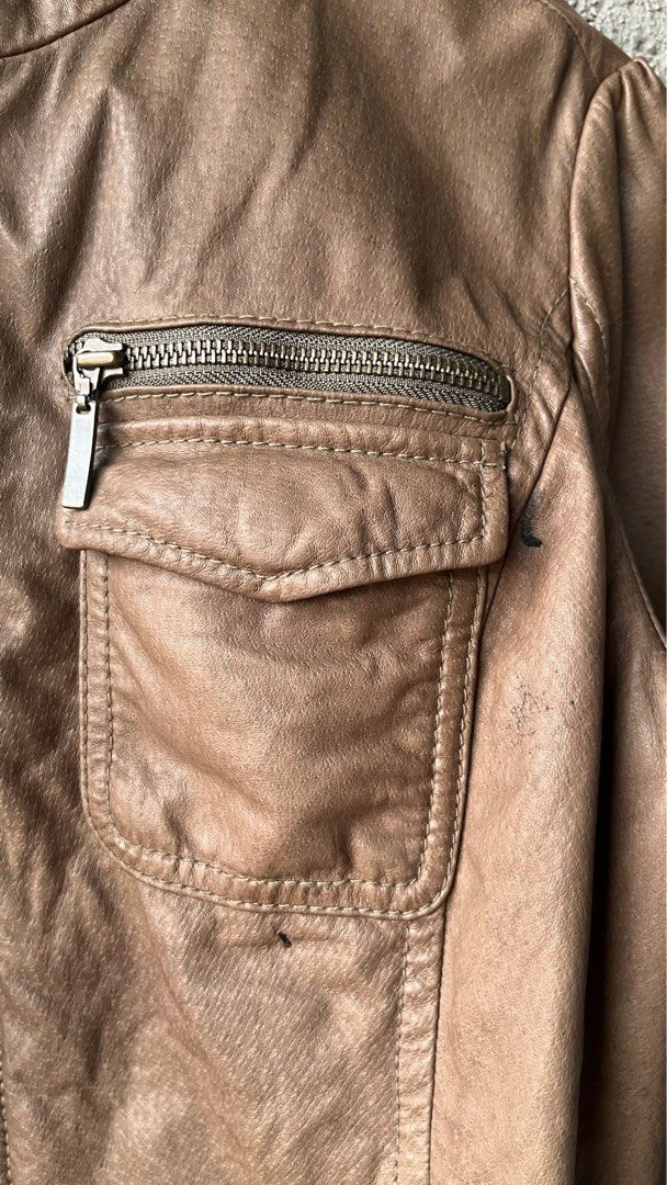 Caslon Brown Leather (Category: Coats, Jackets and Outerwear) located in Cabuyao City. Submitted by kisyana (Listing ID 1465393938, Image 3). Description: .