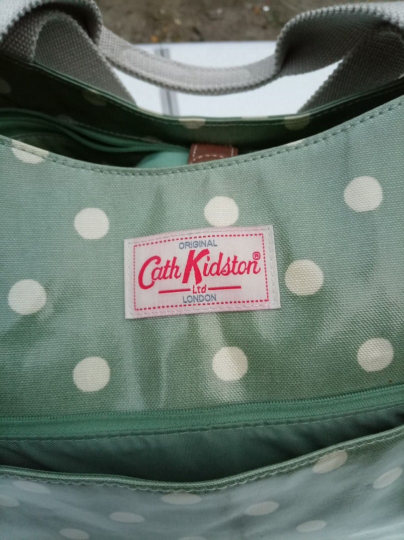 CATH KIDSTON LTD london (Category: Luxury Bags & Wallets) located in Santa Cruz. Submitted by riochino (Listing ID 1465497988, Image 2). Description: RIOCHINO JAPAN SURPLUS Po ito 🤗🤗 expect napo natin kapag surplus pero good Naman Ang quality 🥰🥰💯 2way sling bag.
