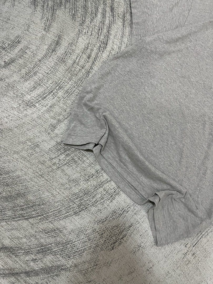 cdg play (Category: Tshirts & Polo Shirts ) located in Manila. Submitted by lesterrrrrr (Listing ID 1465579059, Image 3). Description: .