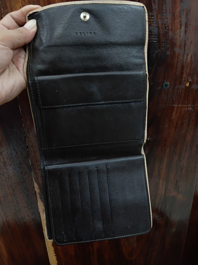 Celine LAST PRICE POSTED (Category: Wallets & Card holders) located in Subic. Submitted by AnythingBrandedby_May (Listing ID 1465465810, Image 3). Description: LAST PRICE POSTED CELINE.
