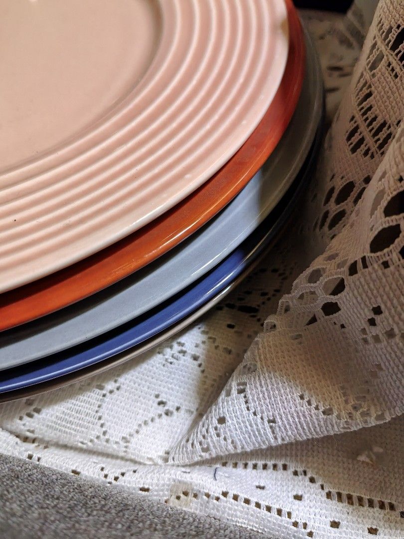 Ceramic dinner plate colored/pc (Category: Dinnerware & Cutlery) located in Manila. Submitted by luckycharm_215 (Listing ID 1465496417, Image 2). Description: new.
