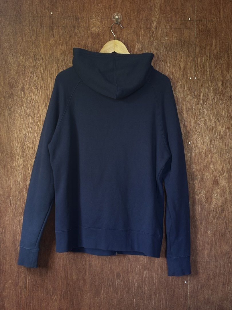 Champion Full Zip Hoodie, Navy (Category: Coats, Jackets and Outerwear) located in Cabuyao City. Submitted by giothr1ft (Listing ID 1465408692, Image 2). Description: -Width: 22 -Length: 29 -Sleeve Length: 26.