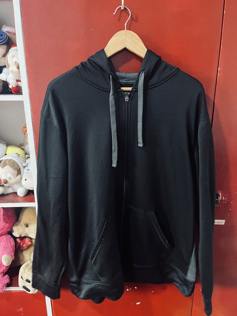 Champion full-zip hoodie (Category: Coats, Jackets and Outerwear) located in Quezon City. Submitted by wacpon_061972 (Listing ID 1465432256, Image 1). Description: Champion full-zip hoodie with front pockets and light grey drawstrings..