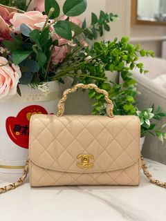 (Category: ) located in . Submitted by luxshare_preloved_ (Listing ID 1465458284, Image 1). Description: .