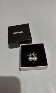 (Category: ) located in . Submitted by shopmyclosetbykris (Listing ID 1464847952, Image 1). Description: .