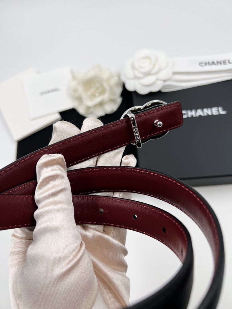 ⚜️Chanel Reversible ✿ belt (Category: Luxury Accessories) located in Makati City. Submitted by 90sangel (Listing ID 1465421523, Image 3). Description: A Little C-Glam for Your Waist ✿Chanel Belt reversible from 2026 Blazy collections •Size: 75/110cm available •Condition: Excellent! *Includes store box, dustbag and paperbag. Giftable!.