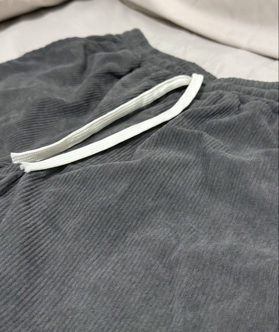 Charcoal Grey Corduroy Shorts with Drawstring (Category: Shorts) located in Cebu City. Submitted by jnathana (Listing ID 1465571902, Image 3). Description: Corduroy Tailored Short / Plain Shorts 2 Side Pocket plus 1 Back pocket Fabric: Corduroy Size: Medium Waistline: 26 - 33 inches Length: 17 inches Leghole: 20 inches .