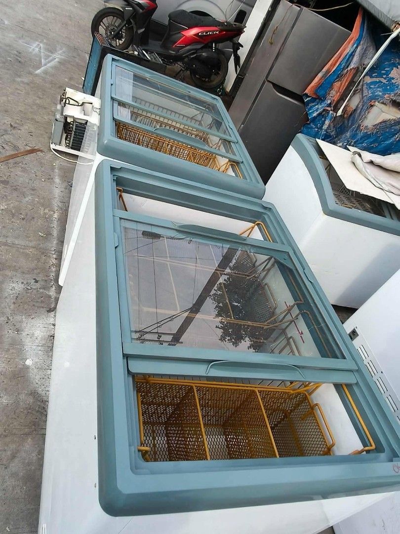 Chest freezer (Category: Other Kitchen Appliances) located in San Juan City. Submitted by moonaida (Listing ID 1465520348, Image 3). Description: avail 4 basket and 5 basket cod free delivery manila area.