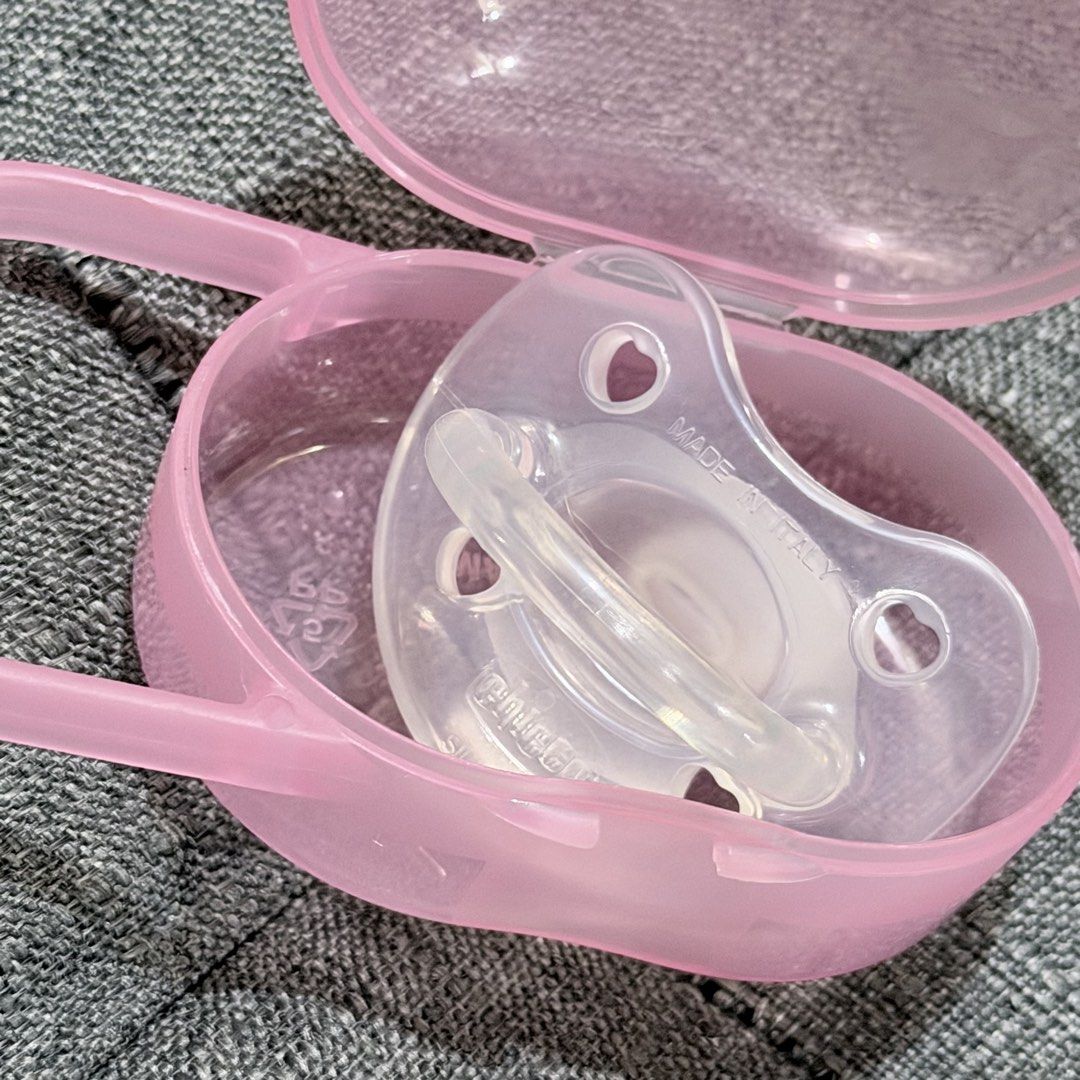 Chicco Bottles With Free Pacifier (Category: Breastfeeding & Bottle Feeding) located in Cavite. Submitted by findsbyjco (Listing ID 1465512099, Image 3). Description: •5 oz.