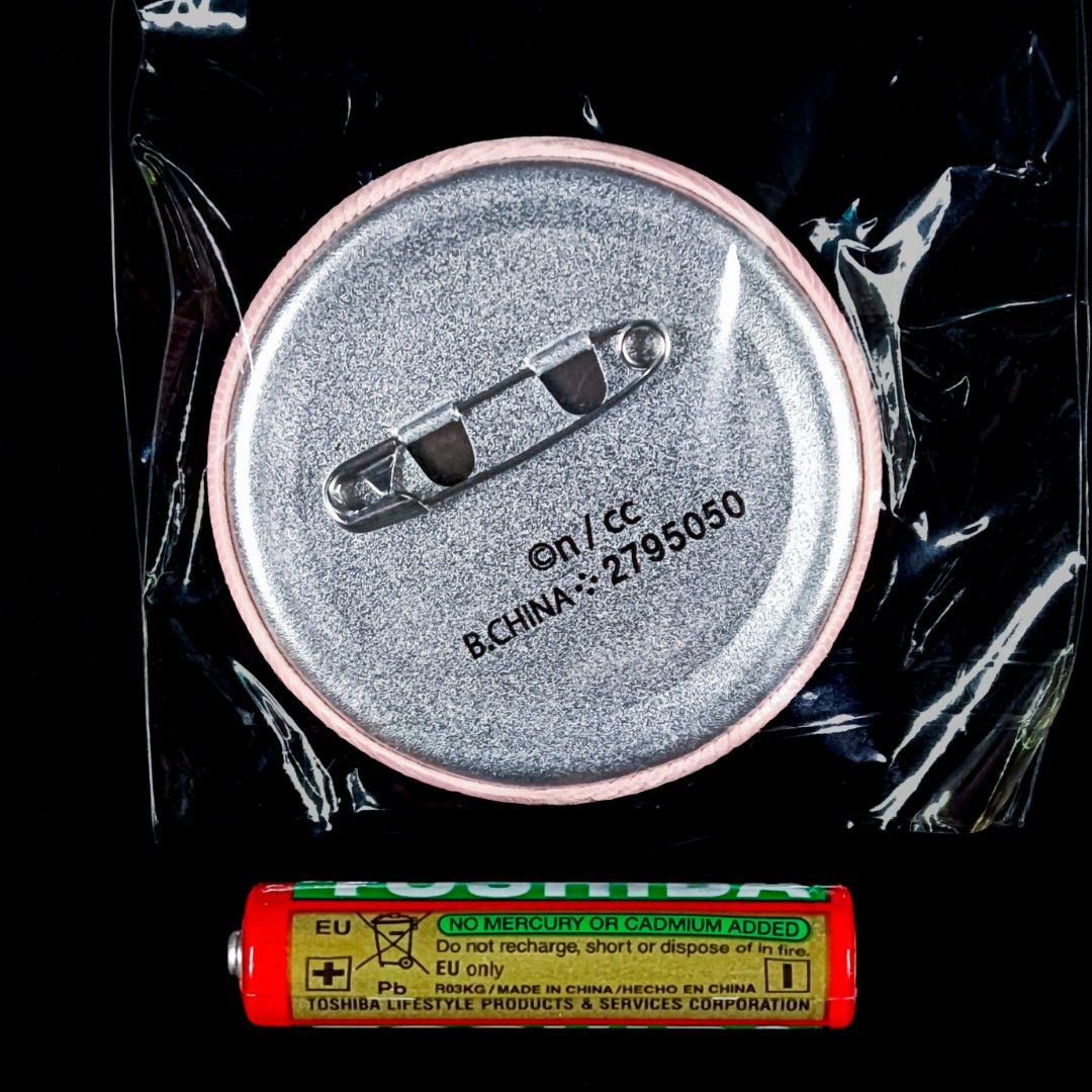 Chiikawa Biscuit 2 Embroidered Pin Can Badge (Category: Vintage Collectibles) located in Caloocan City. Submitted by yaha.alien (Listing ID 1465481821, Image 2). Description: — Authentic from Japan — MOD: J&T or GGX Standard (shipping fee c/o buyer) 📍 Caloocan City, Metro Manila 📌 Please note that the item may exhibit minor imperfections. Actual item photos shown / WYSIWYG ➡️ More Chiikawa items available on our profile 👨‍🚀 PM for inquiries, 