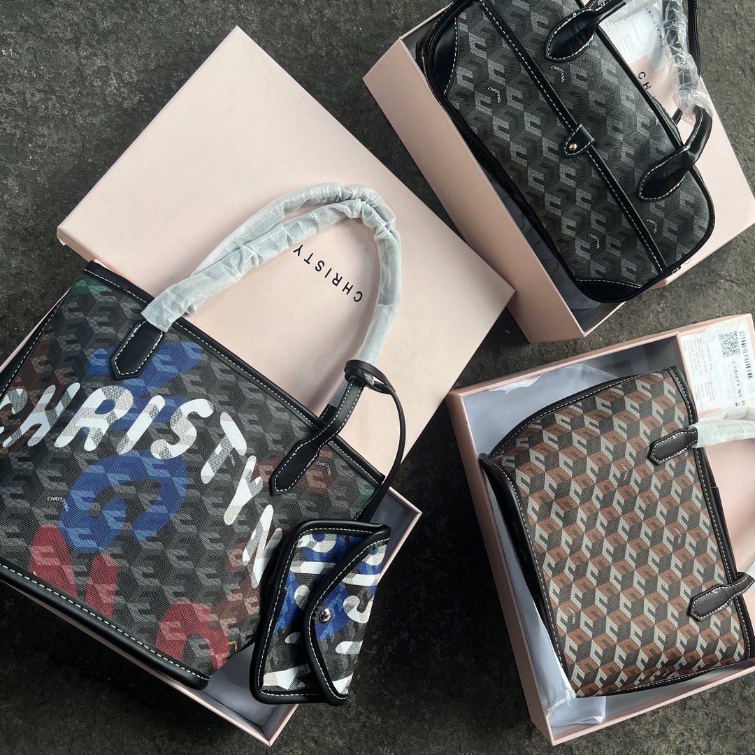 Christy ng topg only with box (Category: Shoulder Bags) located in Caloocan City. Submitted by urbanpouch (Listing ID 1465483209, Image 3). Description: brandnew with box .