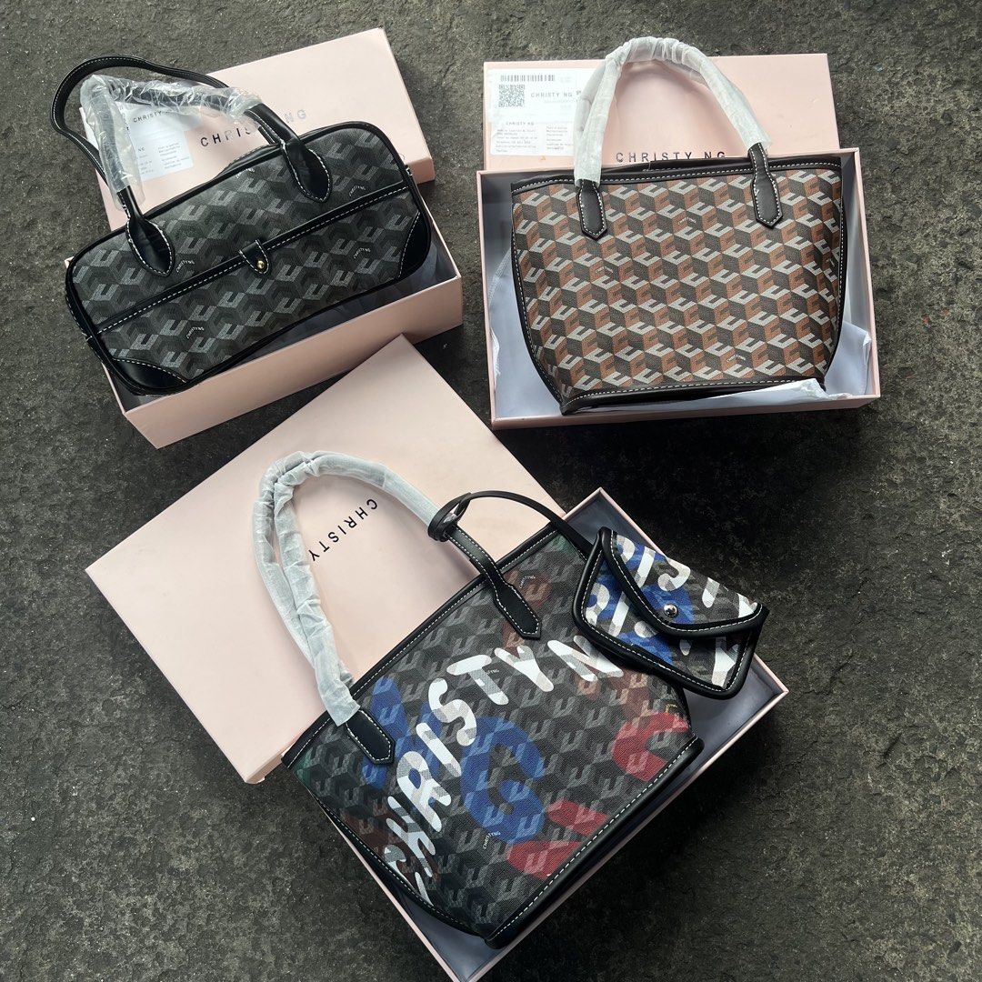 Christy ng topg only with box (Category: Shoulder Bags) located in Caloocan City. Submitted by urbanpouch (Listing ID 1465483209, Image 1). Description: brandnew with box .