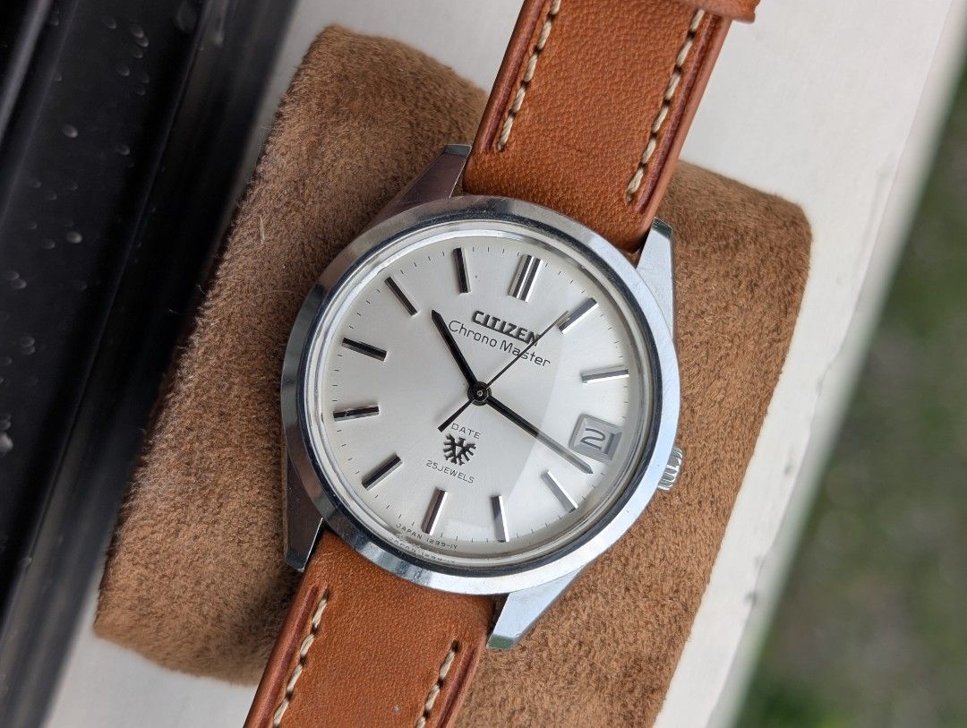 Citizen Chronomaster Date (Category: Luxury Watches) located in Valenzuela. Submitted by watchdmd (Listing ID 1465414759, Image 2). Description: Selling this vintage Rare Citizen Chronomaster Date Circa 1960s 35mm case size Cal. 1870 mechanical hand winding movement 3 o’clock date window (Non quickset) Intact case back medallion Unpolished case Sunburst Silver dial Recently serviced Dm if interested :).
