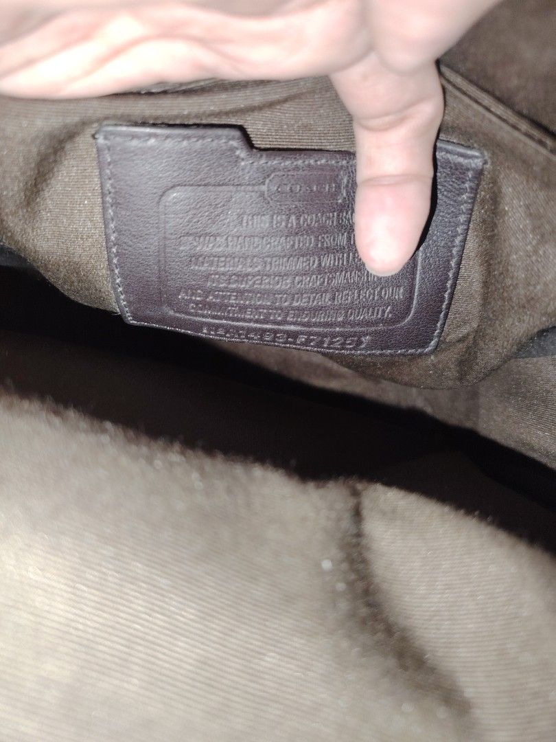 Coach (Category: Sling Bags) located in Bulacan. Submitted by jhefkheelo02163 (Listing ID 1465401828, Image 3). Description: Coach mens Supernice in actual No flaws Supermahal pa ng ganyan 10kup Sakin 3800 lng ☺️ .