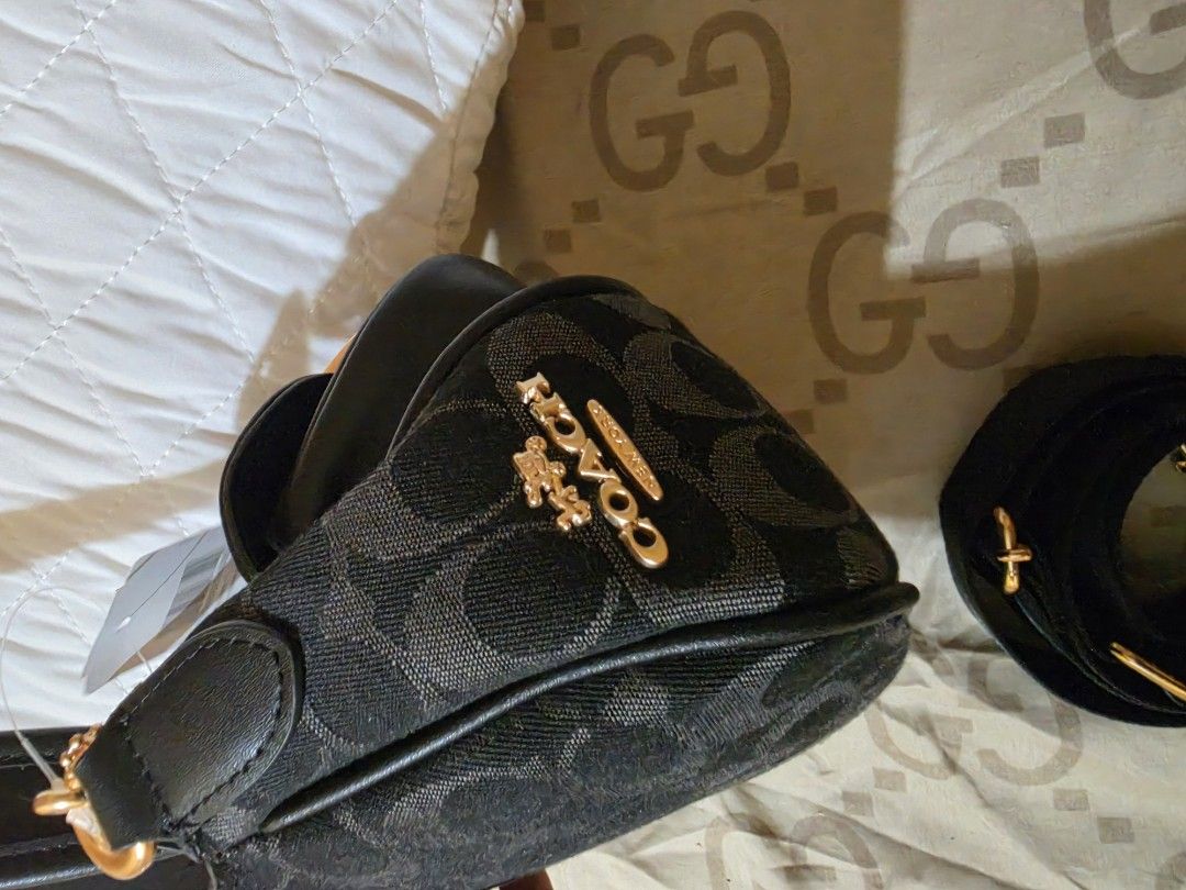 Coach ashton 2way (Category: Cross-body Bags) located in Talisay. Submitted by tinkerbellaaaa (Listing ID 1465478272, Image 3). Description: not guaranteed OG padala from abroad RFS - too small for me..