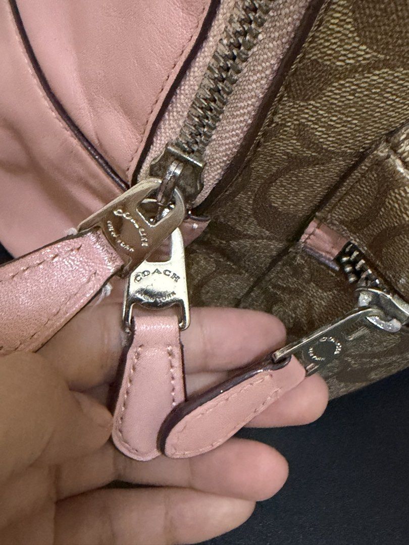Coach Backpack (Category: Backpacks) located in Bacolor. Submitted by ieshaaa.1 (Listing ID 1465478839, Image 3). Description: .