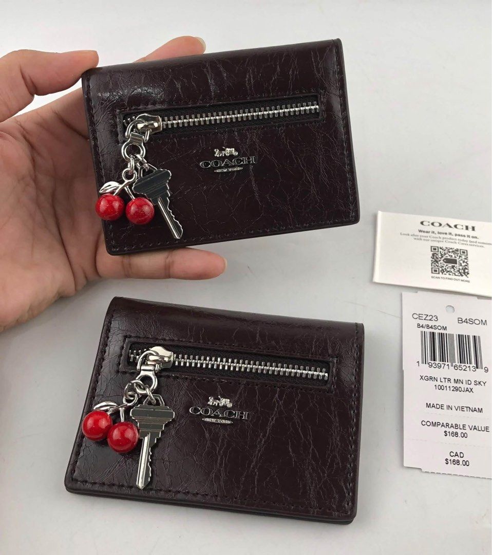 Coach Card Case (Category: Wallets & Card holders) located in Binan City. Submitted by pinkykeenshop (Listing ID 1465388490, Image 1). Description: .