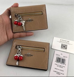 (Category: ) located in . Submitted by pinkykeenshop (Listing ID 1465388541, Image 1). Description: .