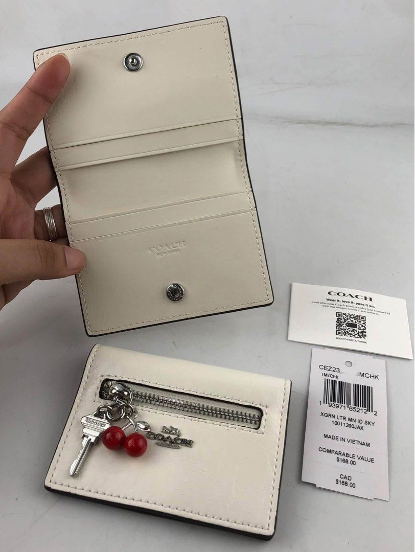 Coach Card Case (Category: Wallets & Card holders) located in Binan City. Submitted by pinkykeenshop (Listing ID 1465388601, Image 2). Description: .