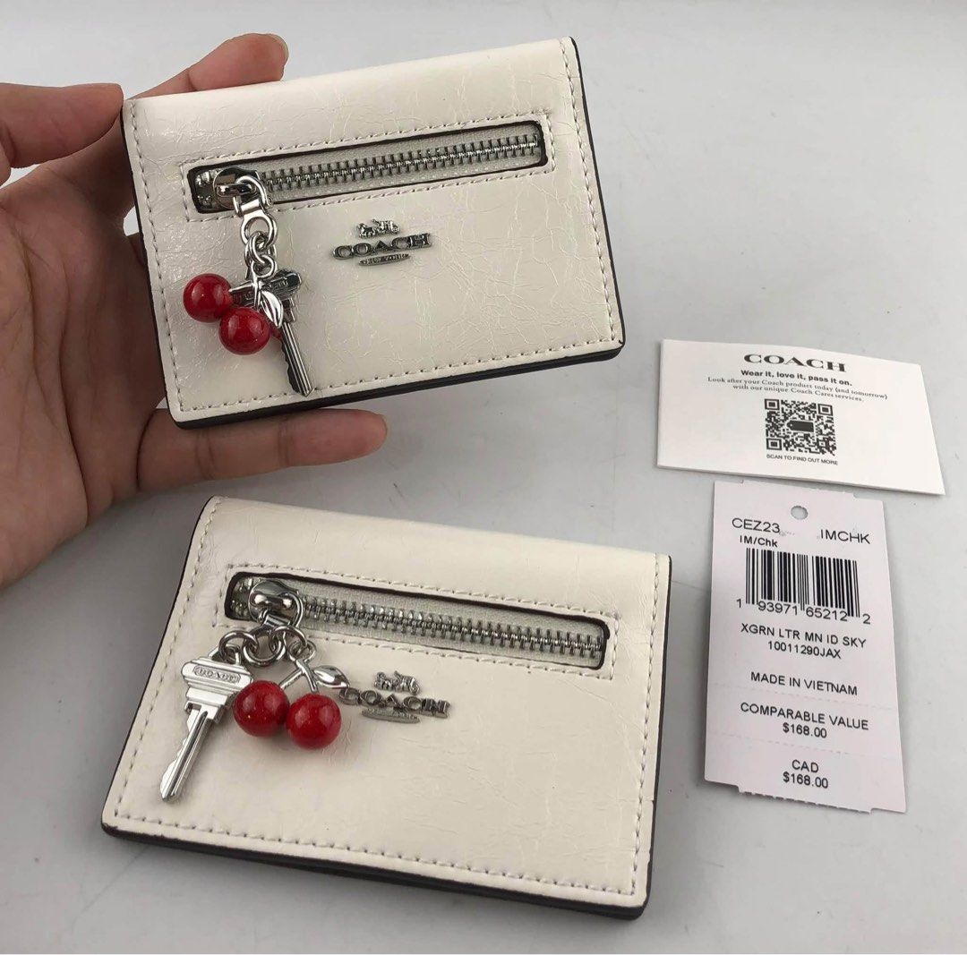 Coach Card Case (Category: Wallets & Card holders) located in Binan City. Submitted by pinkykeenshop (Listing ID 1465388601, Image 1). Description: .