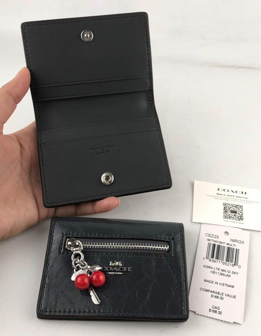 Coach Card Case (Category: Wallets & Card holders) located in Binan City. Submitted by pinkykeenshop (Listing ID 1465388651, Image 2). Description: .
