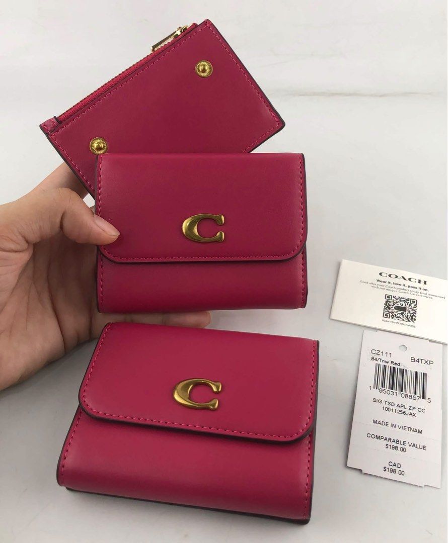 Coach Essential 2in1 Card Holder Wallet (Category: Wallets & Card holders) located in Binan City. Submitted by pinkykeenshop (Listing ID 1465389136, Image 1). Description: .