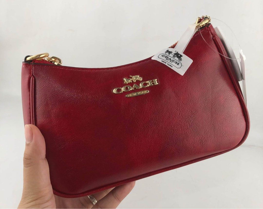 Coach Mini Teri (Category: Shoulder Bags) located in Binan City. Submitted by pinkykeenshop (Listing ID 1465532670, Image 2). Description: .
