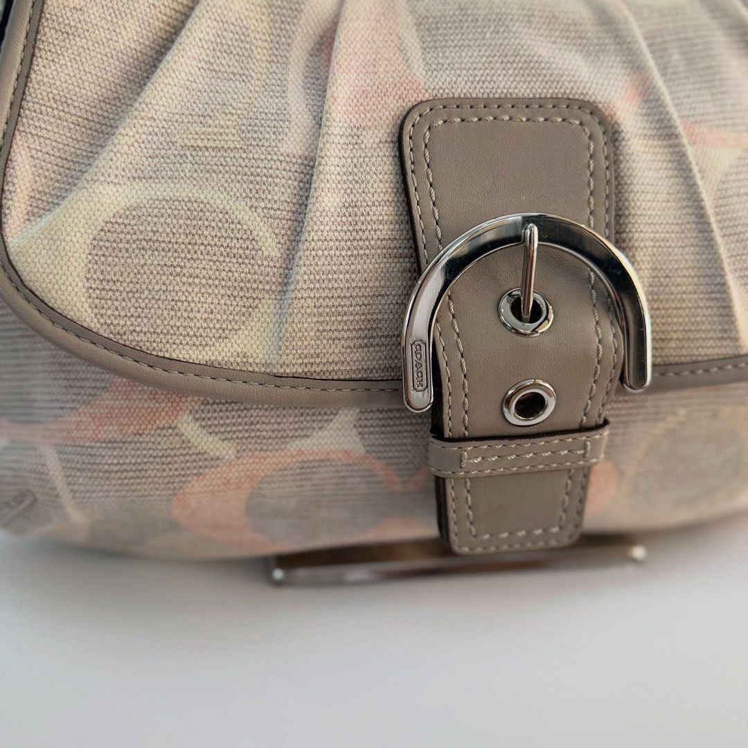 Coach Soho Shoulder Bag- Medium size (Category: Shoulder Bags) located in Makati City. Submitted by keeshme.ph (Listing ID 1465389732, Image 2). Description: 100% Guaranteed authentic Signs of use only No major flaw.