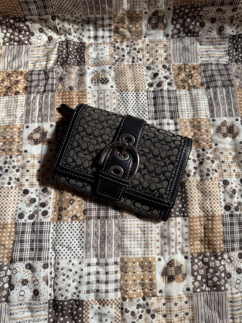 Coach Soho Wallet Medium (Category: Wallets & Card holders) located in Quezon City. Submitted by meiiji._ (Listing ID 1465496761, Image 1). Description: Rank: A Condition: Normal signs of use, small scratch on leather. Please check photos for reference. Mine: ₱3,800 | $61.