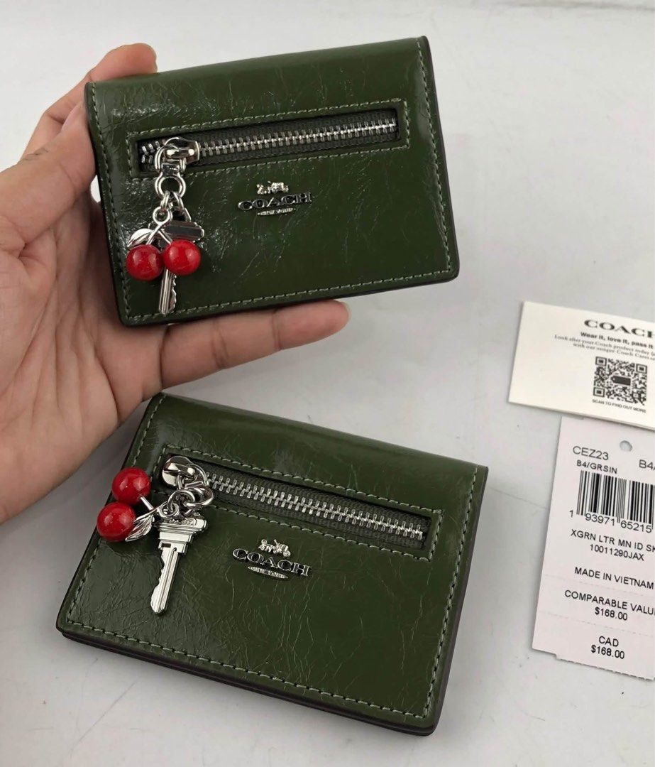 Coach Card Case (Category: Wallets & Card holders) located in Binan City. Submitted by pinkykeenshop (Listing ID 1465388830, Image 1). Description: .