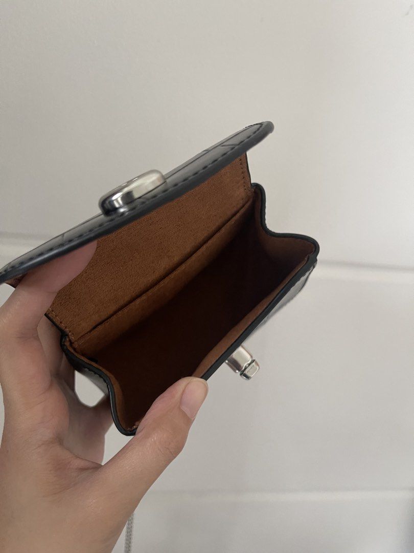 Coach Turn Lock Card Case (Category: Cross-body Bags) located in Manila. Submitted by quasohn (Listing ID 1465441737, Image 3). Description: - 100% original - Brand new - Never been used - 10/10 condition - rfs: decluttering; moving out.